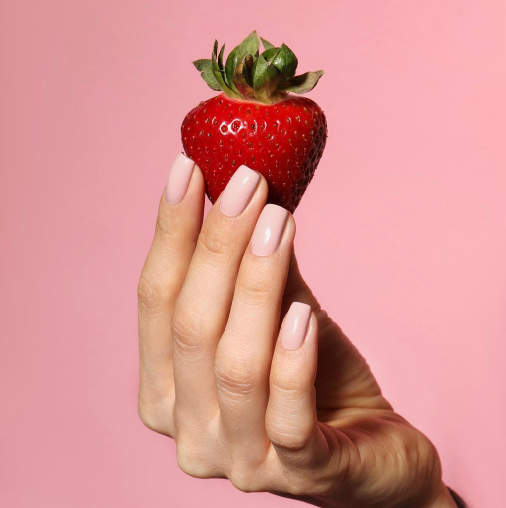 Комбинированный маникюр (без покрытия,восстанавливающее покрытие,цветной лак)