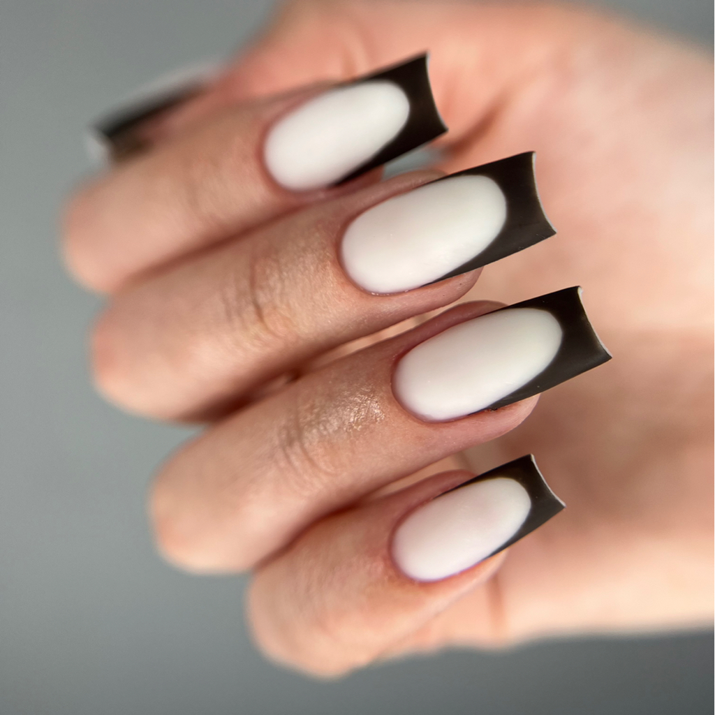 Коррекция наращенных ногтей