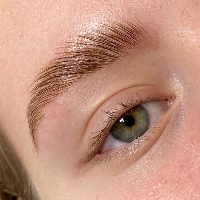 ЛАМИНИРОВАНИЕ БРОВЕЙ (без окрашивания)