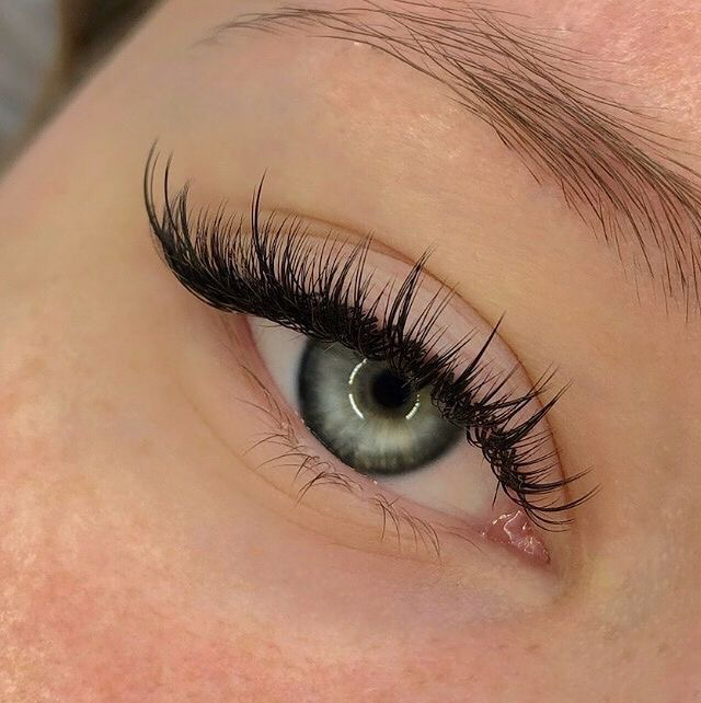 Наращивание ресниц 3д