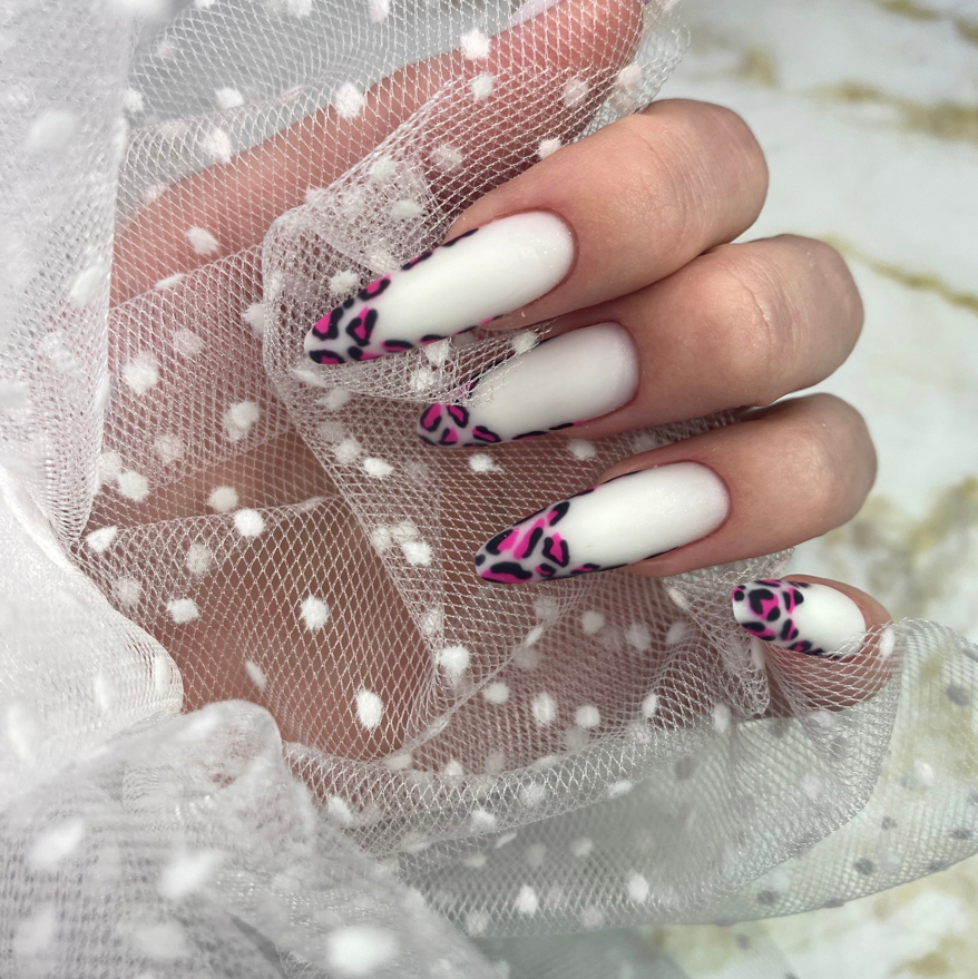 Наращивание ногтей