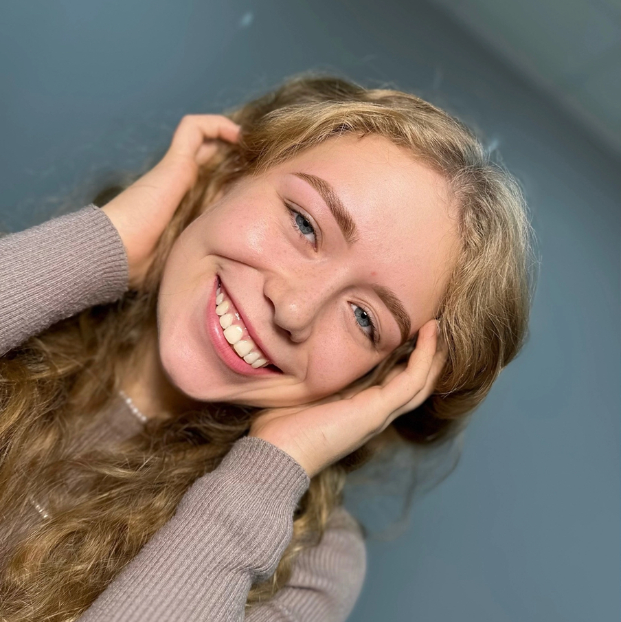 Коррекция бровей (воск + пинцет, прореживание входит)