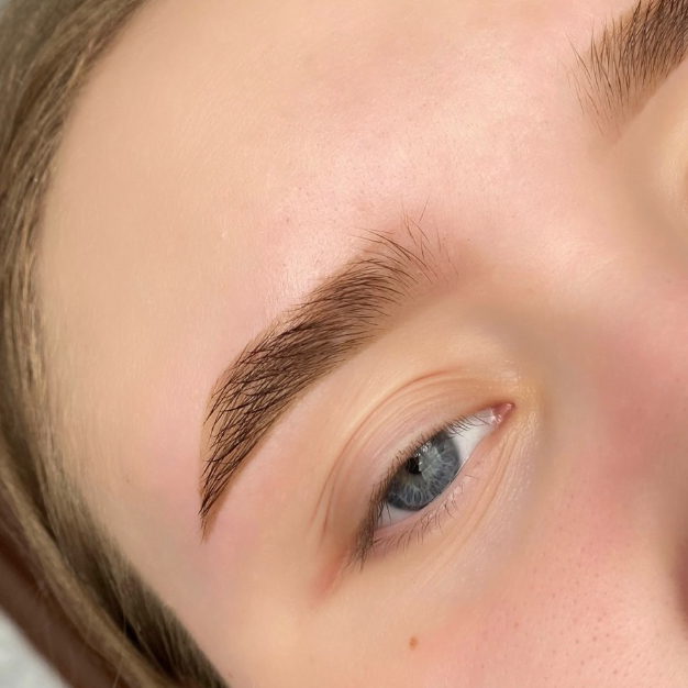 Коррекция бровей + прореживание (по необходимости)