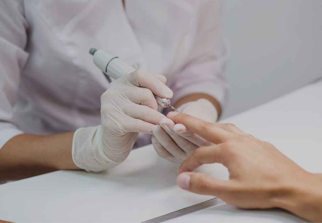 Маникюр аппаратный без покрытия