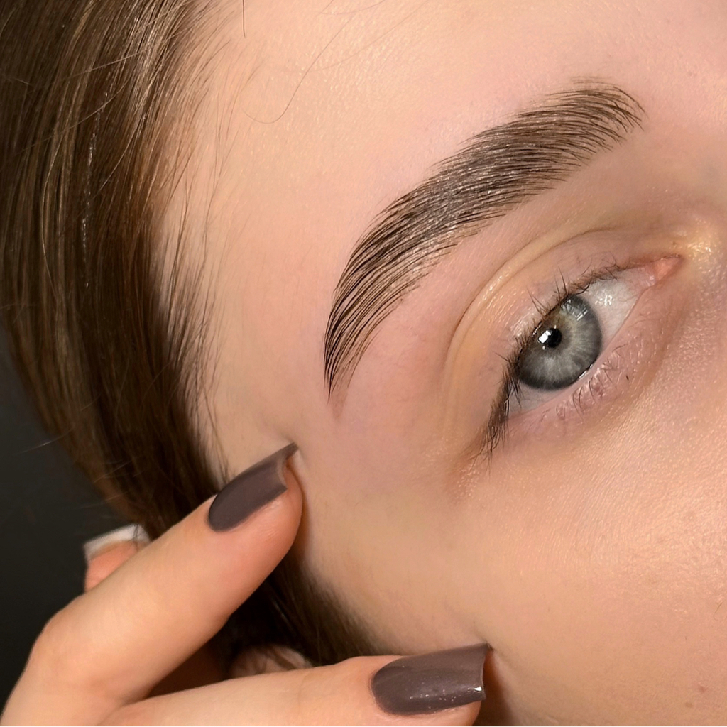 Окрашивание и коррекция бровей