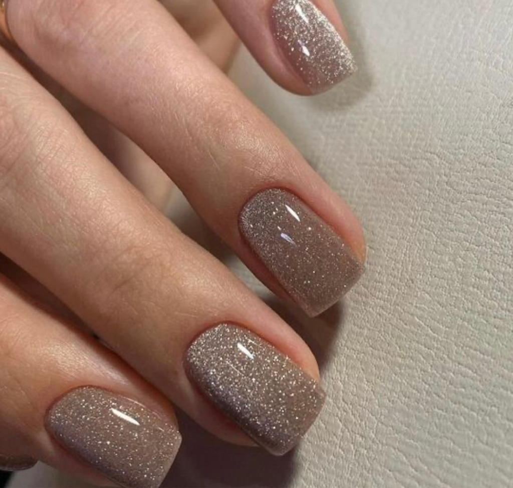 Маникюр с покрытием гель лак