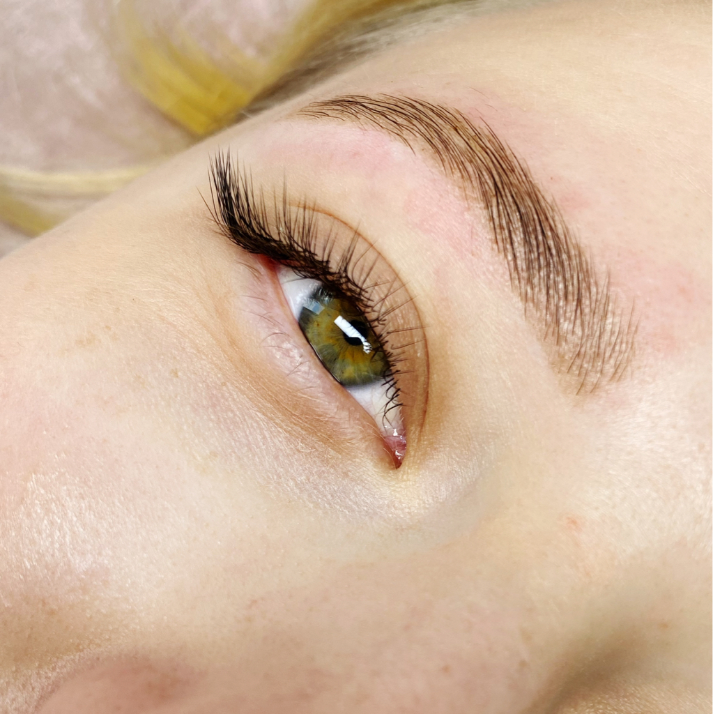 Классическое наращивание ресниц