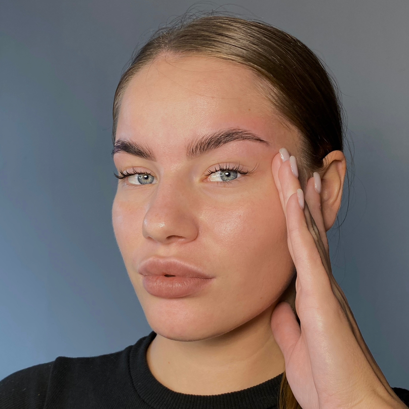 Комплекс: окрашивание краской и коррекция бровей