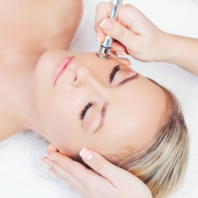 Алмазный пилинг лица