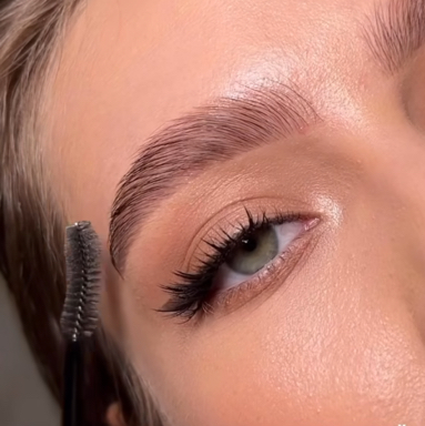 Коррекция бровей