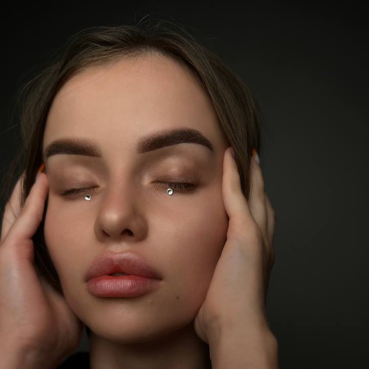 Перманентный макияж бровей