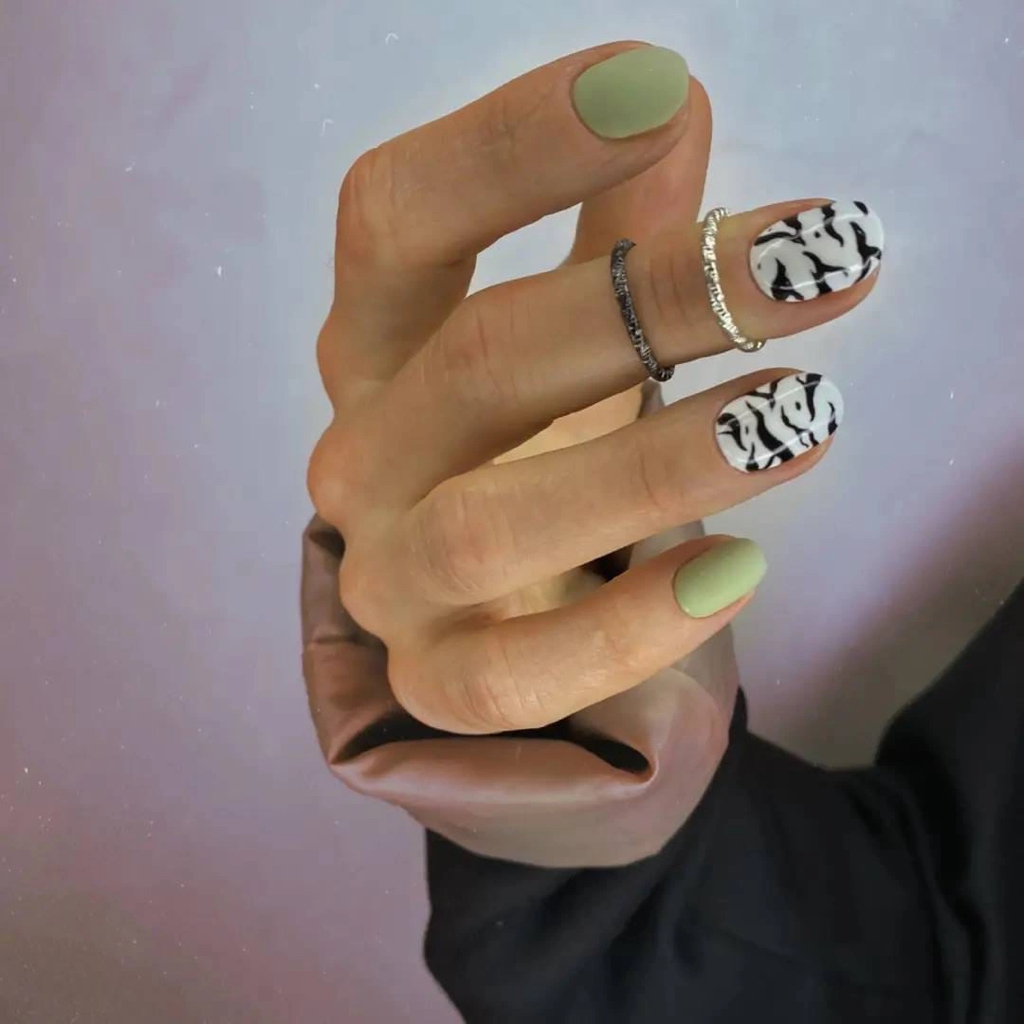 Комплекс: маникюр +покрытие+укрепление базой