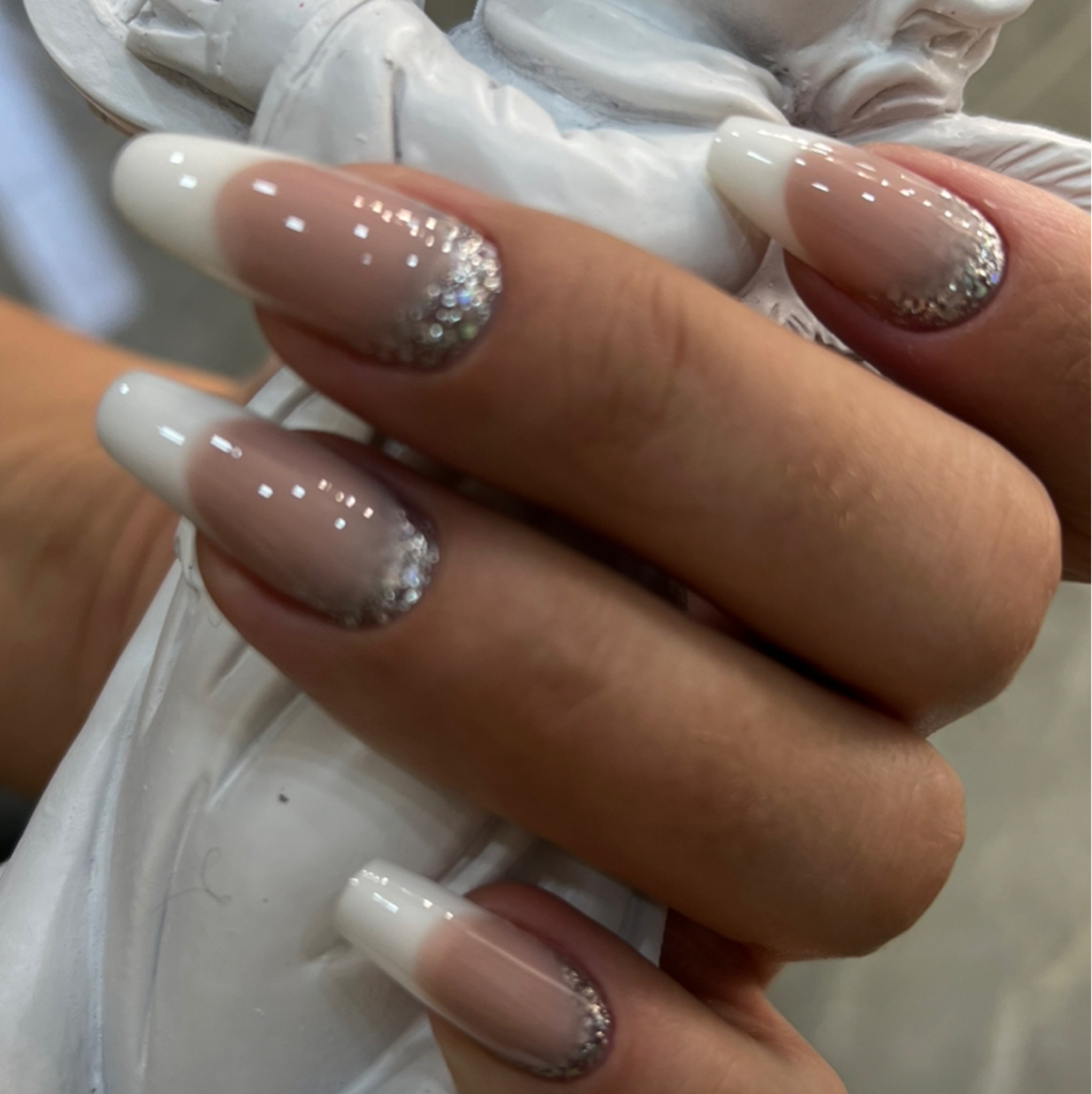 Наращивание ногтей