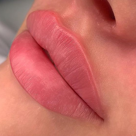 Депиляция зоны над губой воском