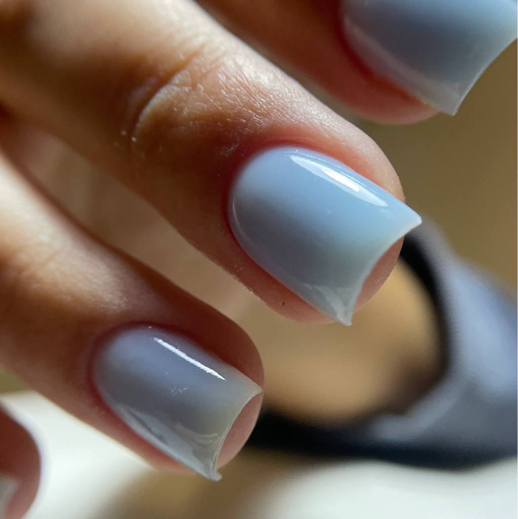 наращивание и маникюр с однотоннЫм покрытием