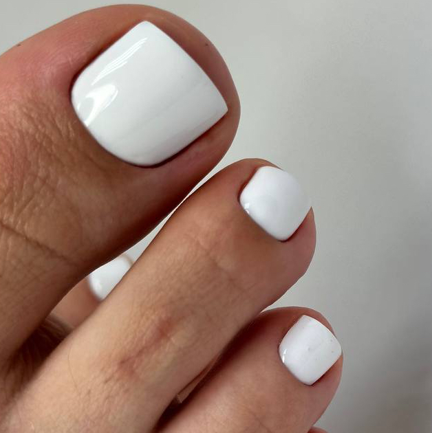 Эстетическая обработка пальчиков с покрытием гель лак. В комплекс входит комбинированная обработка пальчиков+гель лаковое покрытие