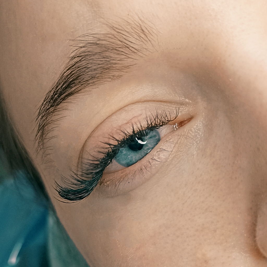 наращивание ресниц 3Д