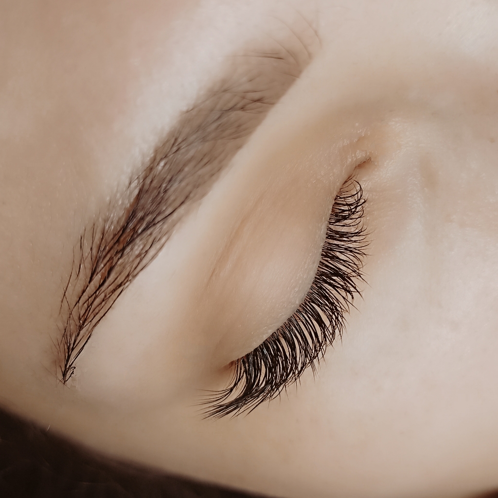 наращивание ресниц 1,5Д