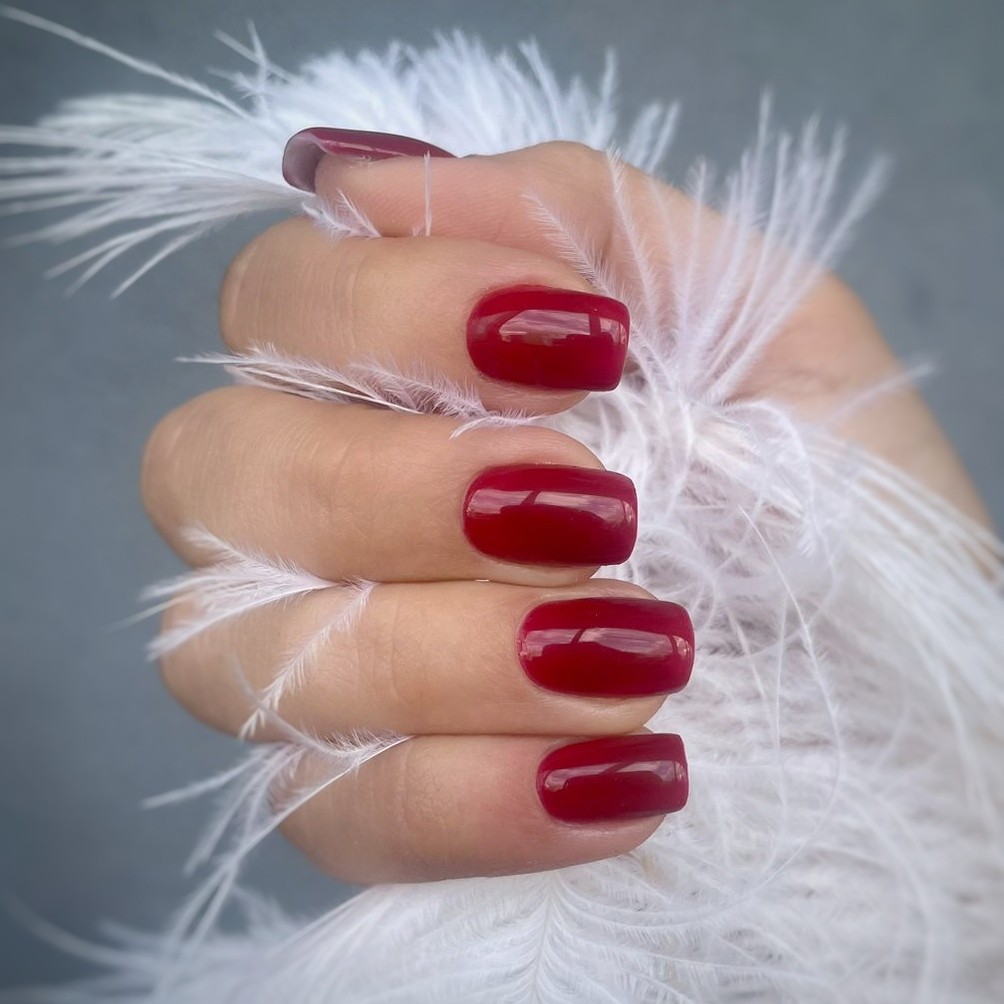 Маникюр с покрытием гель-лак