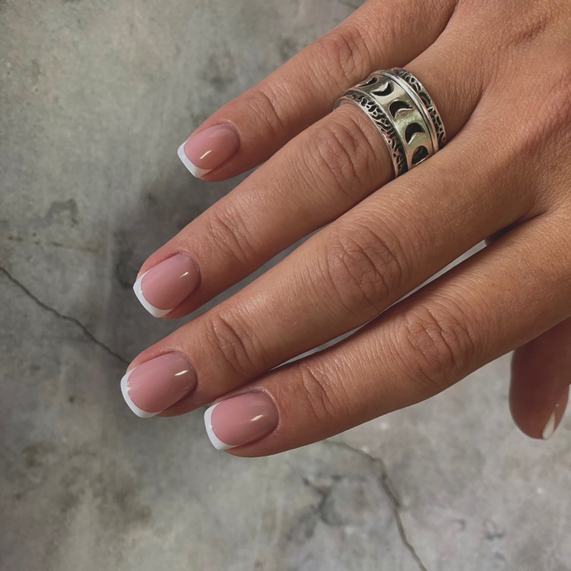 Маникюр френч /дизайн