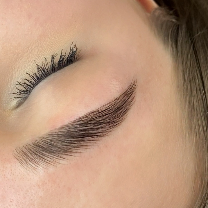 Коррекция, окрашивание, моделирование бровей