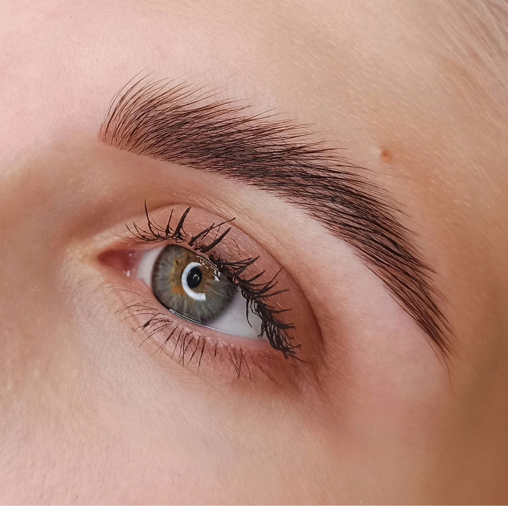 Долговременная укладка бровей