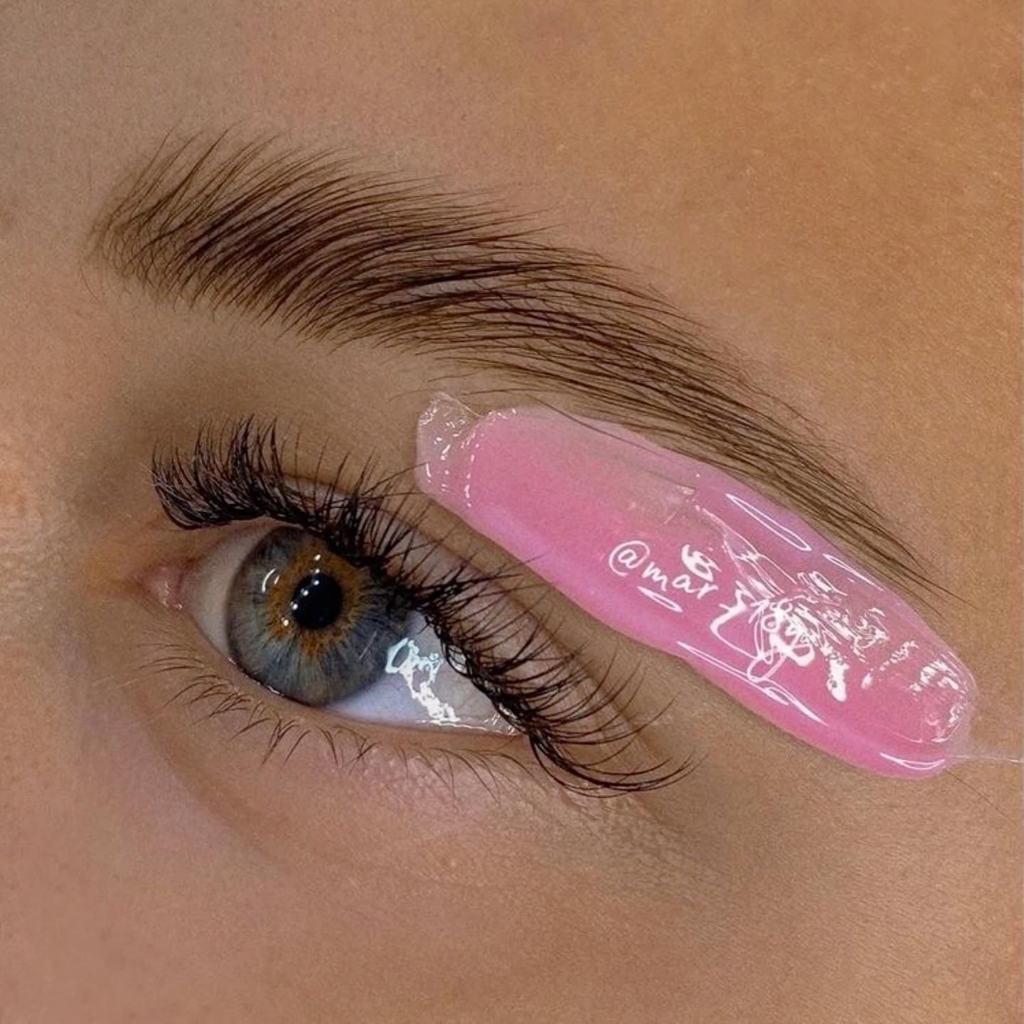 Коррекция бровей