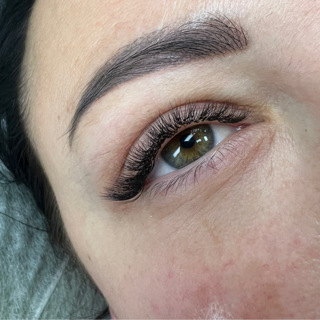 Наращивание ресниц 3д объем