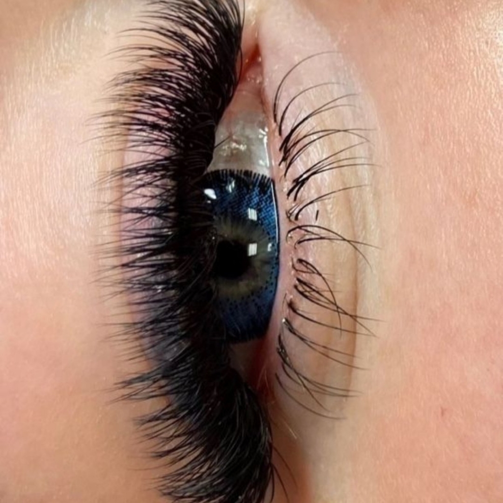 наращивание ресниц 3д