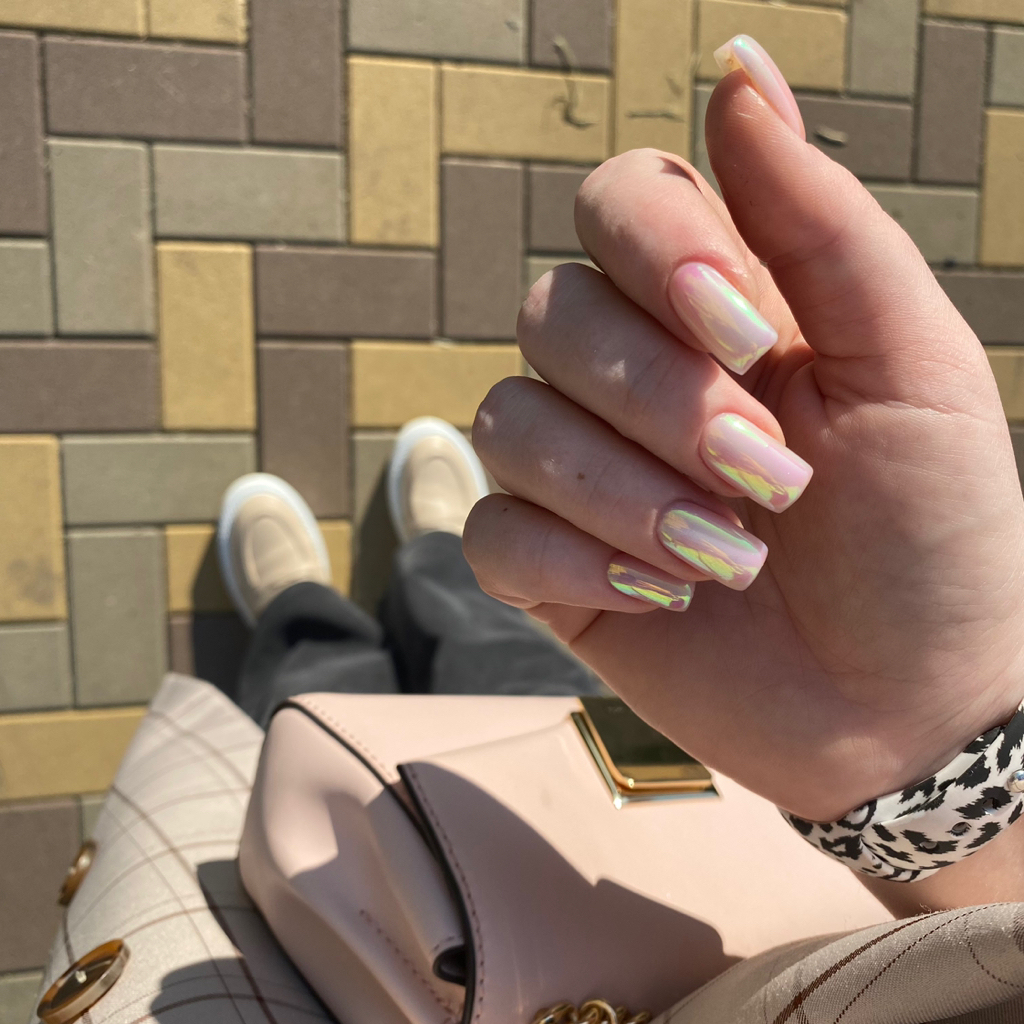 Коррекция искусственных ногтей