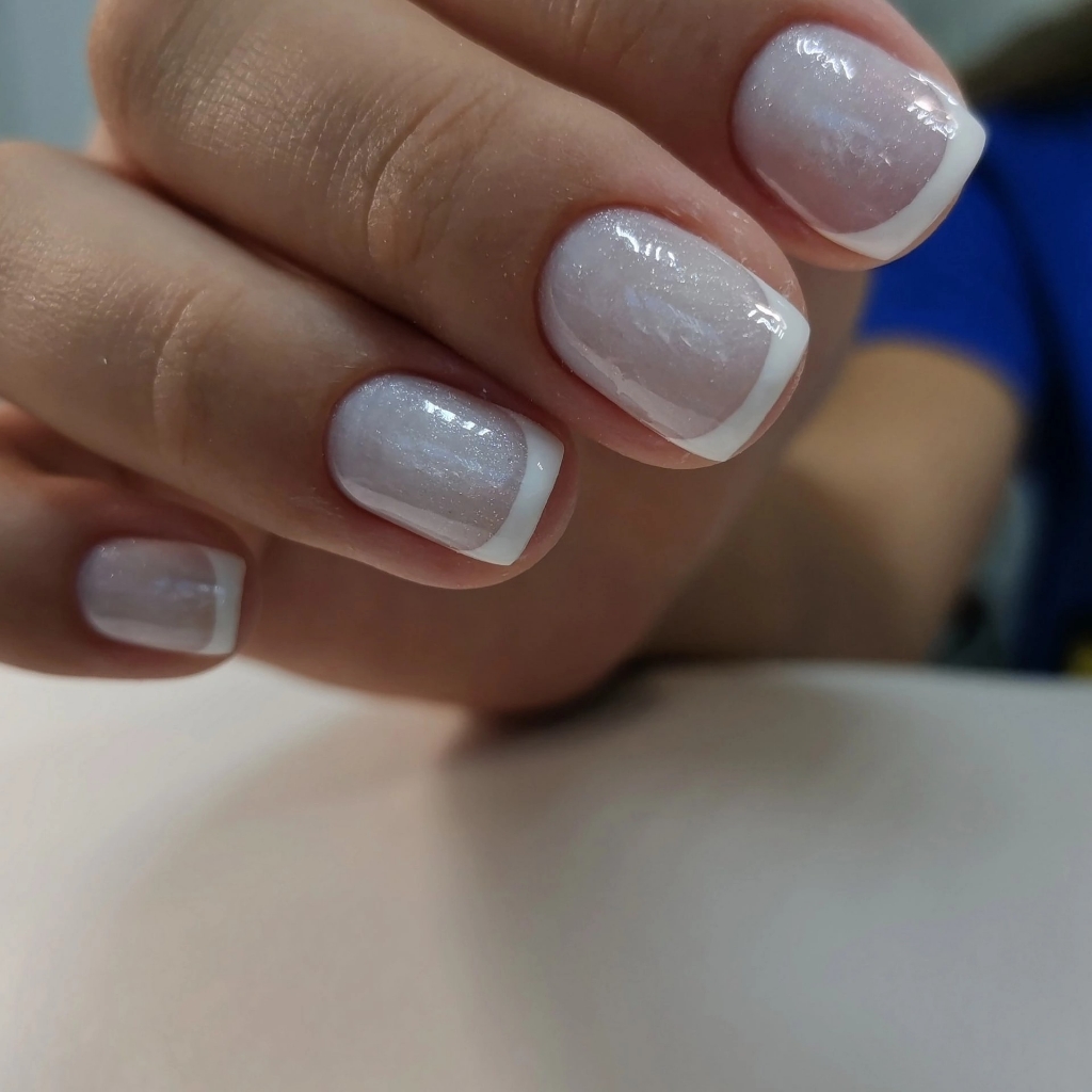 маникюр  с укреплением, с покрытием+ дизайн сложный, френч