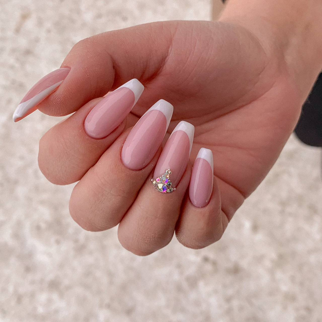 Наращивание ногтей