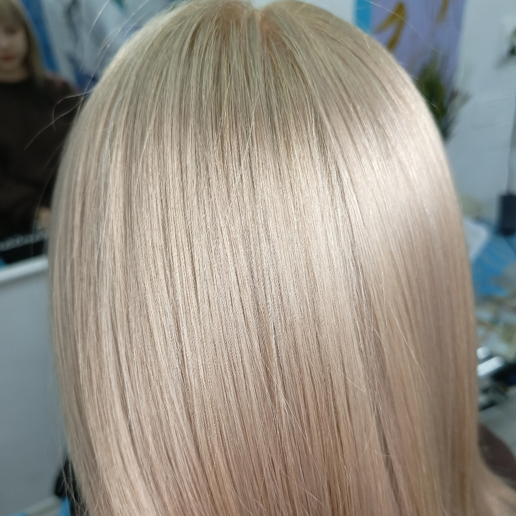 ВЫХОД ИЗ ЧЕРНОГО В БЛОНД  (ТОТАЛЬНОЕ ОСВЕТЛЕНИЕ ВОЛОС)