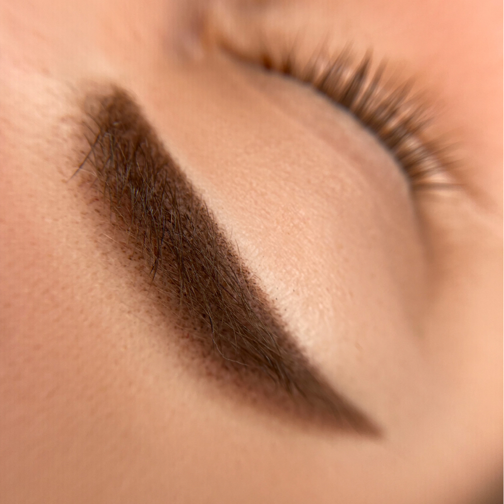 Пудровое напыление бровей