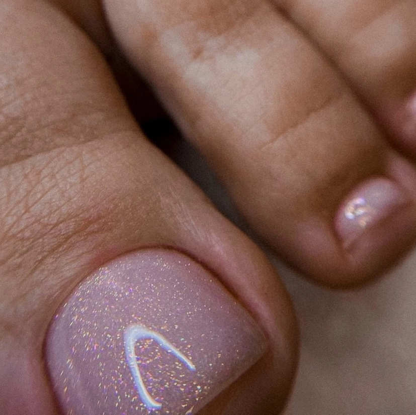 Эстетический педикюр (пальчики) + однотонное покрытие г/л