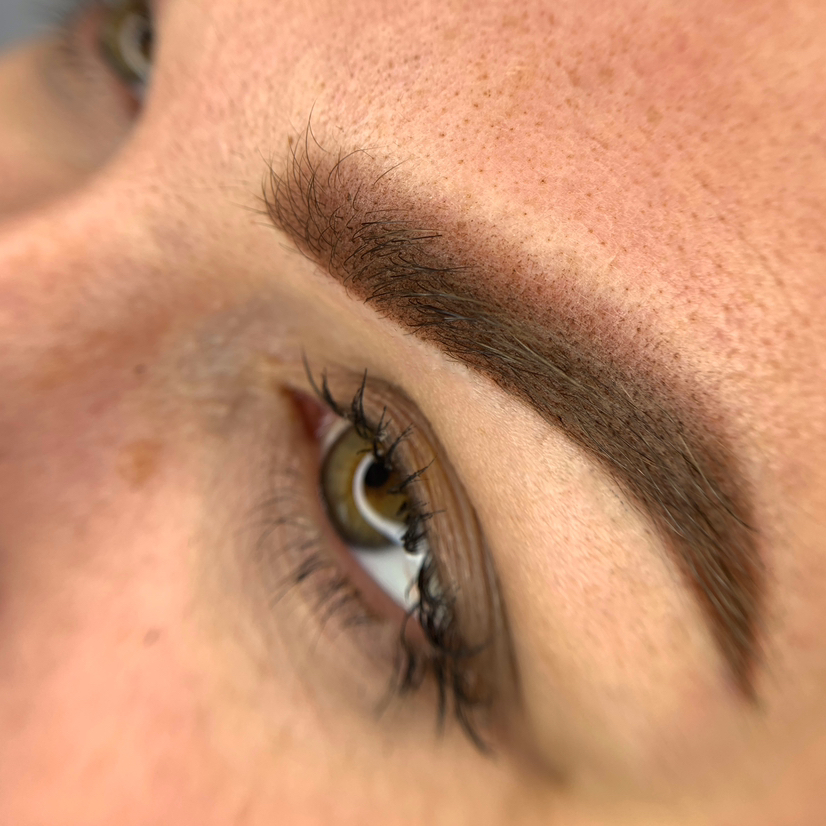 Перманентный макияж бровей