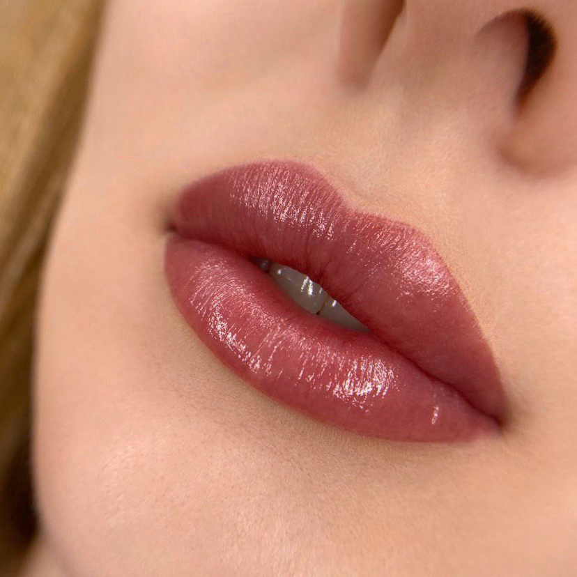 Перманентный макияж губ