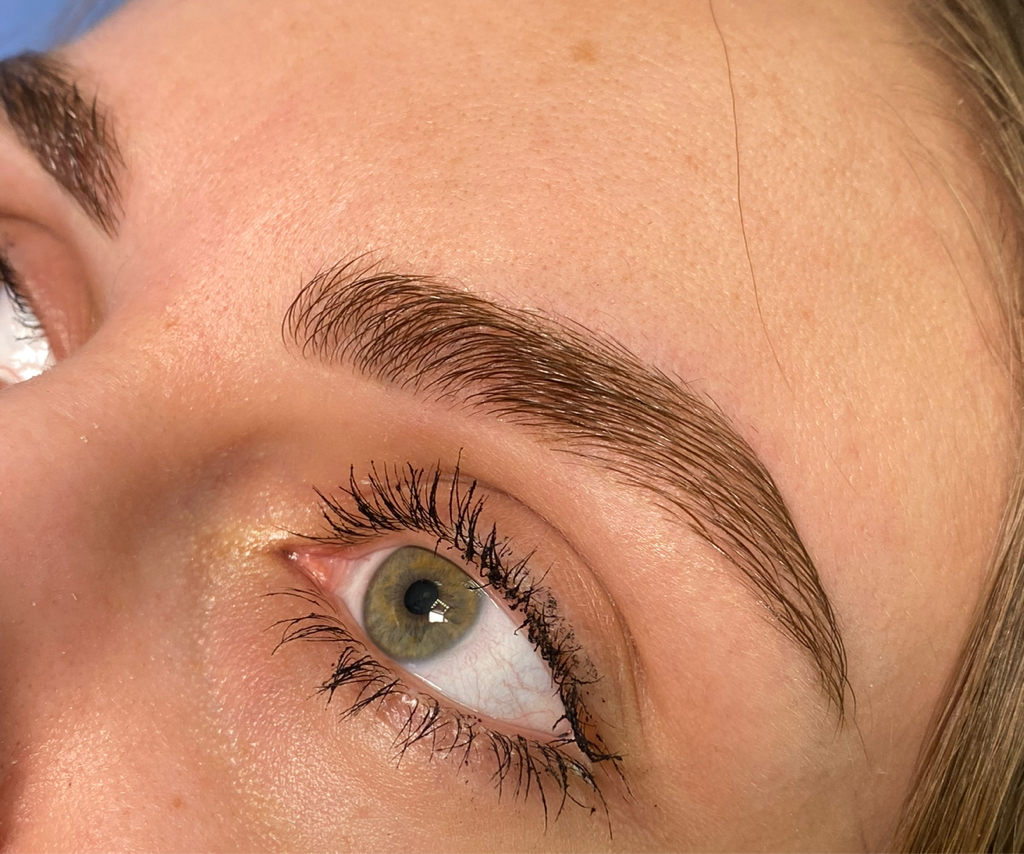 Осветление бровей