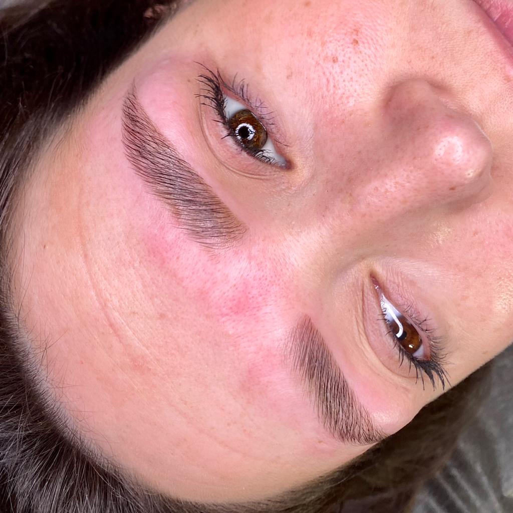 Долговременная укладка бровей с окрашиванием