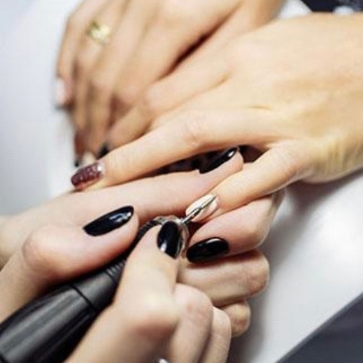 Аппаратный маникюр