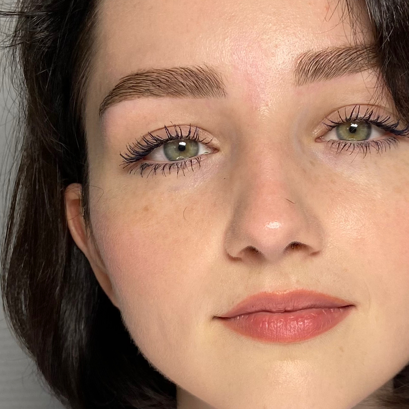 Коррекция бровей