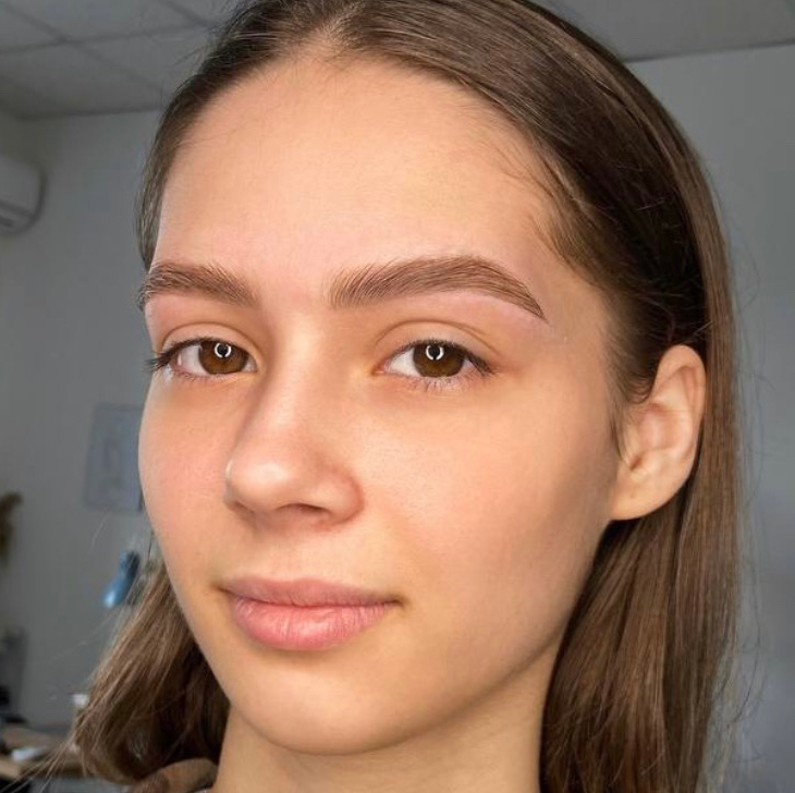 Натуральные брови