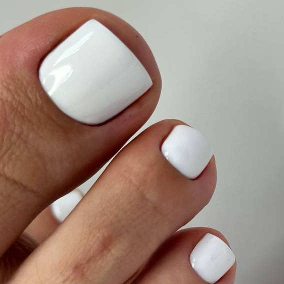 Эстетический педикюр с покрытием гель лак