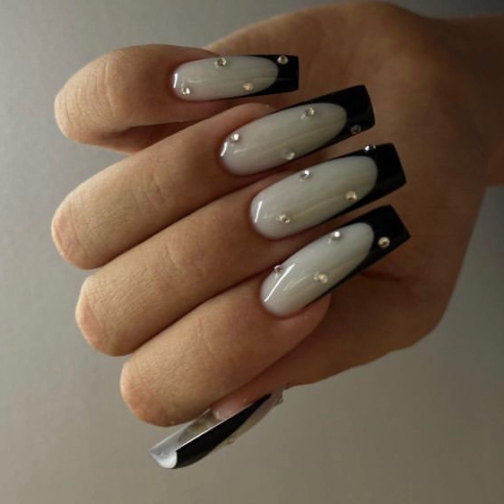 Маникюр с  моделированием ( покрытие ,любой дизайн)