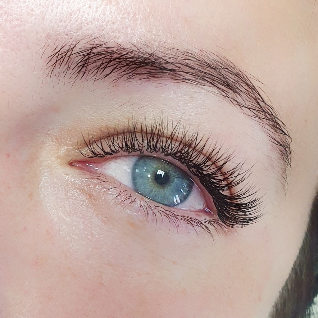 Наращивание ресниц 1,5D (топ-мастер)