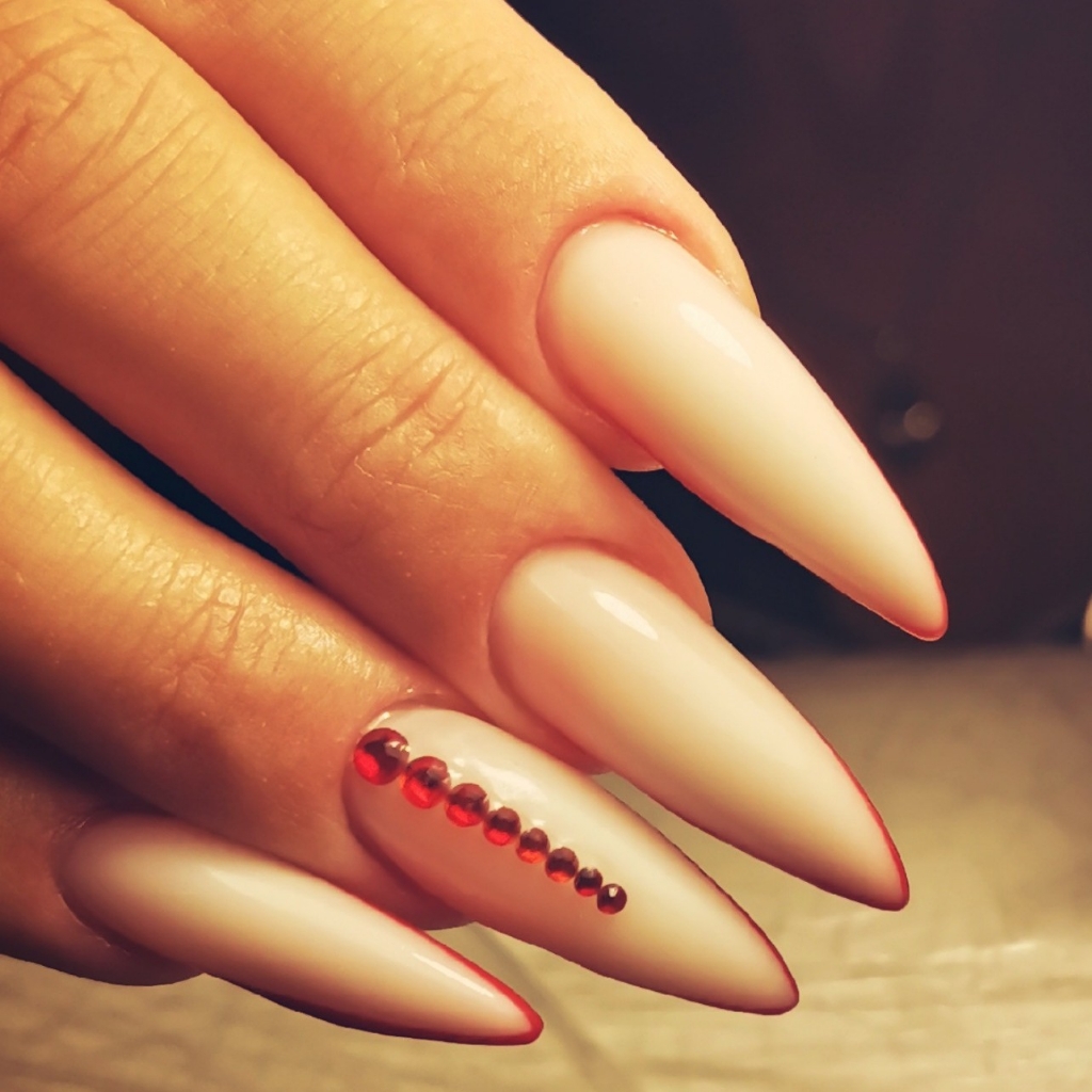 Наращивание ногтей (комбиманикюр, покрытие гель-лаком, выравнивание, укрепление)