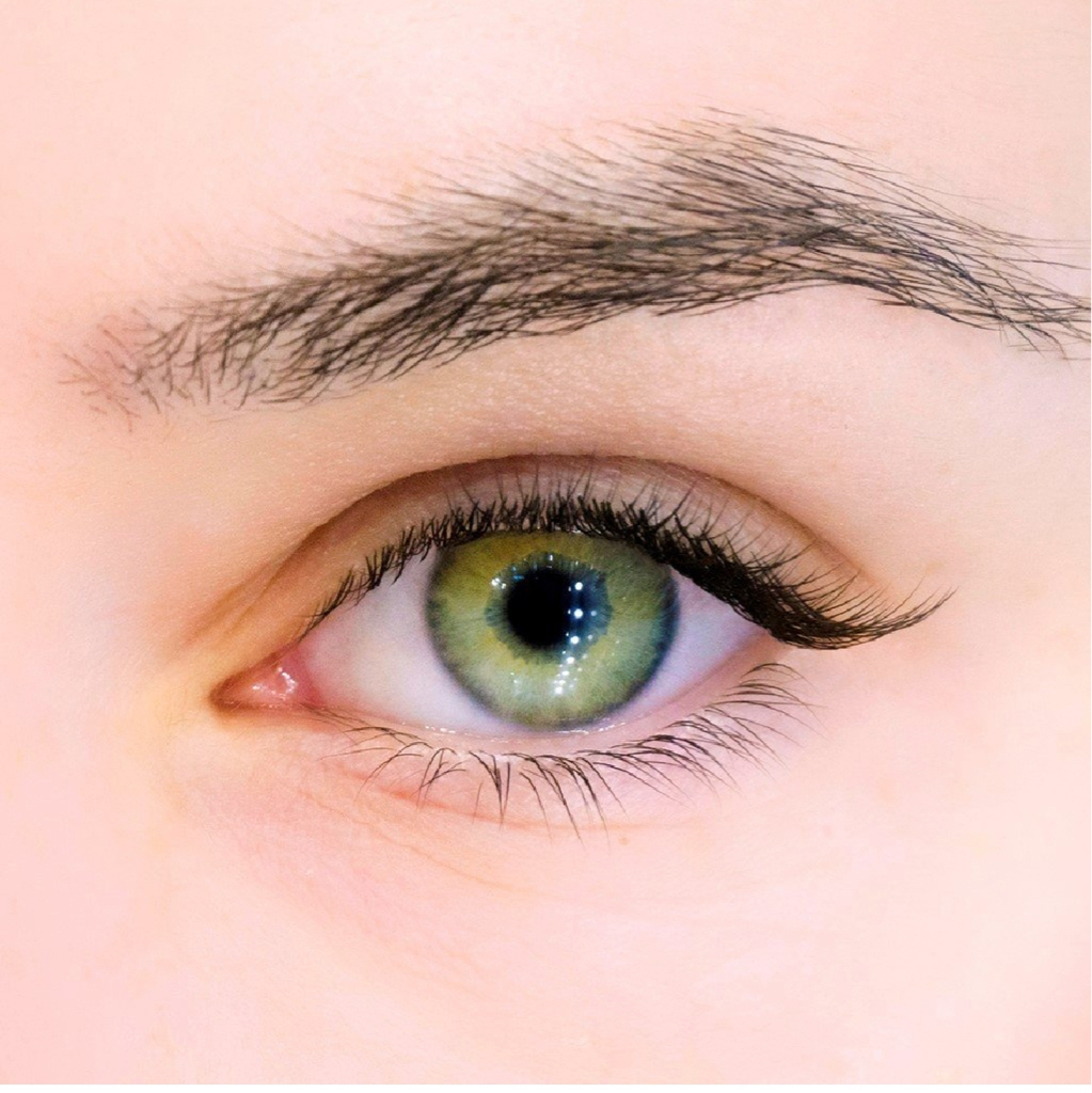 Наращивание уголков глаз