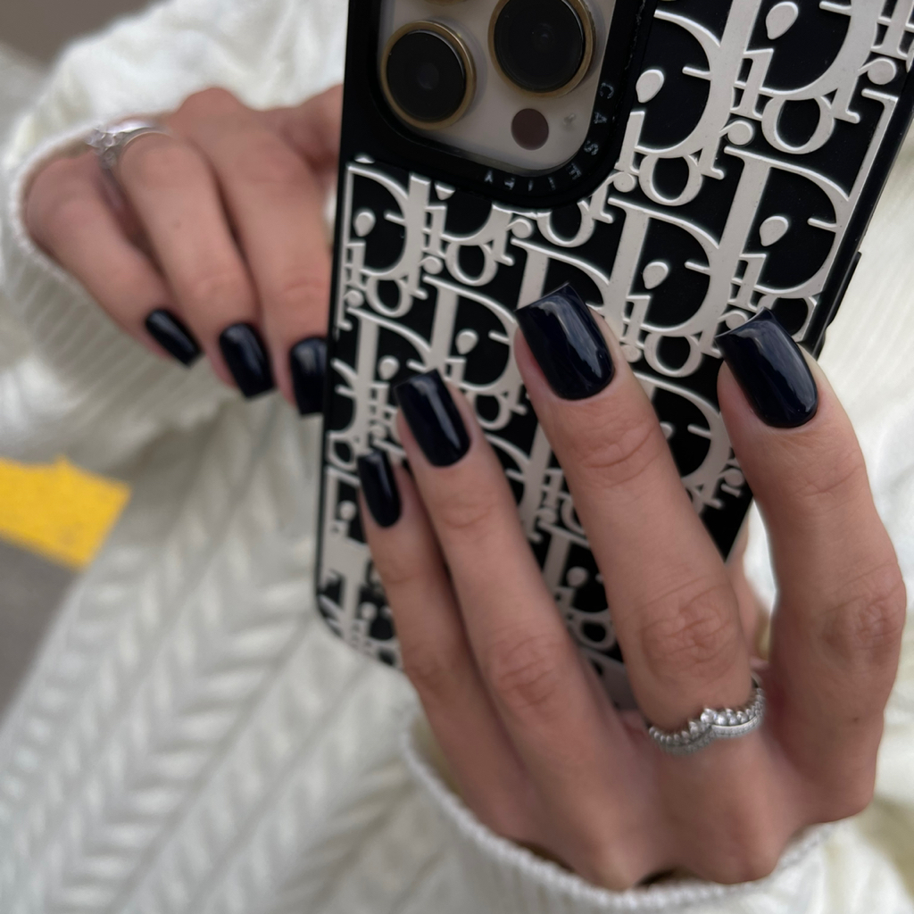 Маникюр с покрытием гель лак (однотонный) у Мастера специалиста