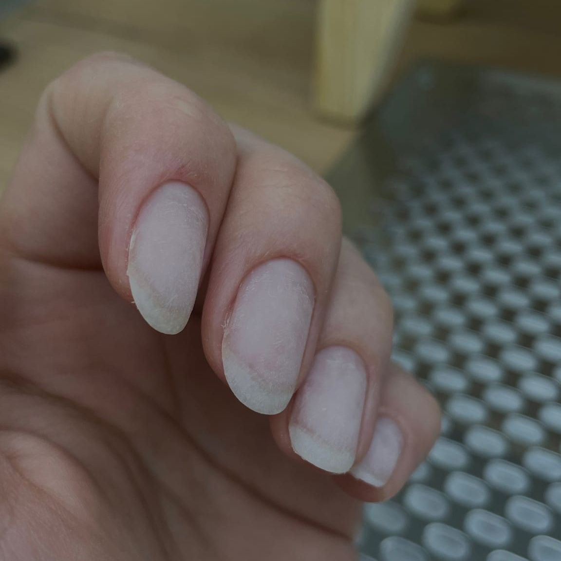 Маникюр без дальнейшего покрытия ( и мужской и женский )