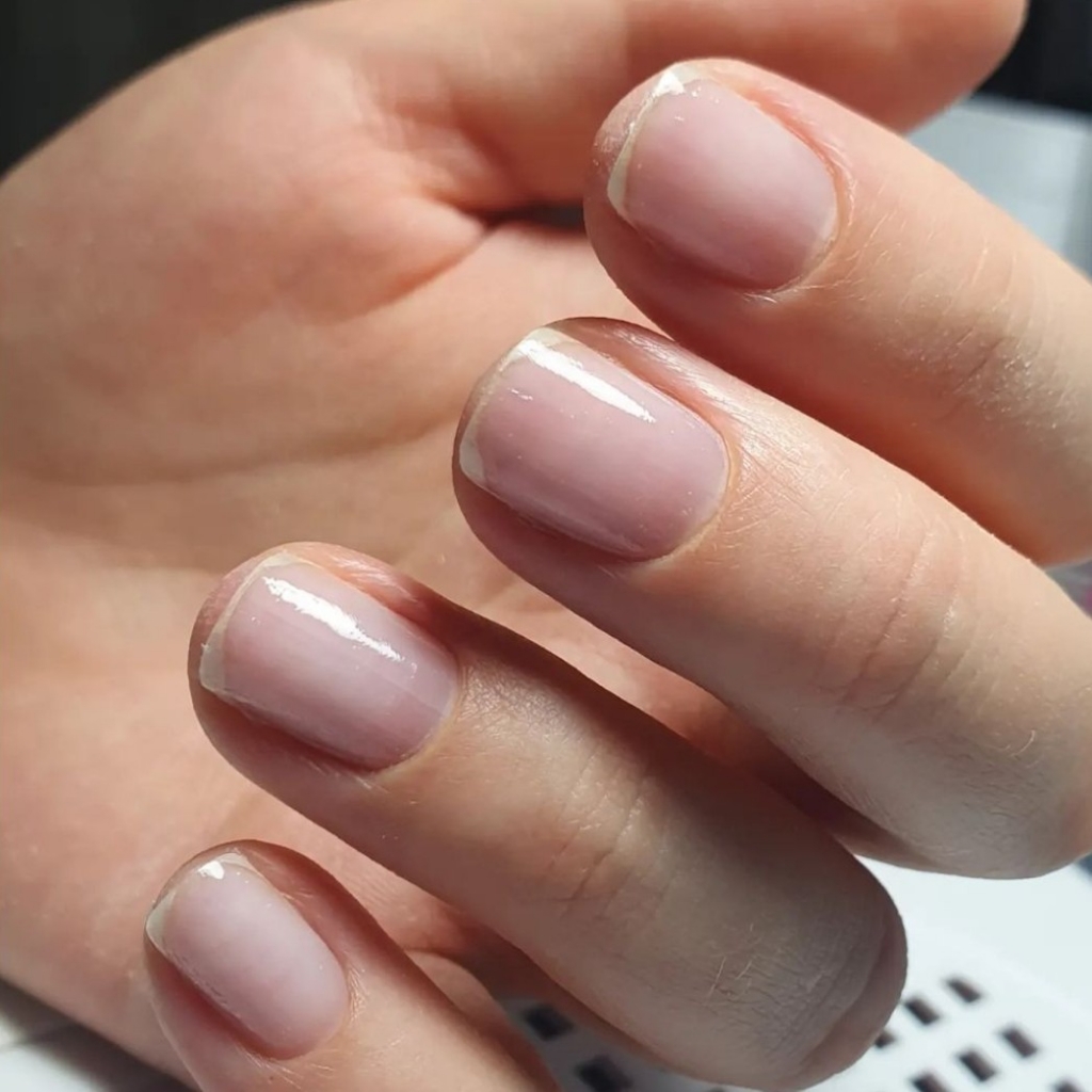 МАНИКЮР БЕЗ ПОКРЫТИЯ (Perusmanikyyri)